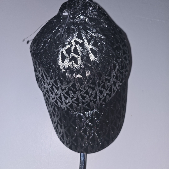 New Michael kors Signature Hat blk & Silver - Picture 10 of 14